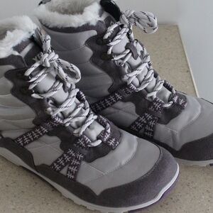 Women’s Gray Lace-Up Winter Ankle Boots